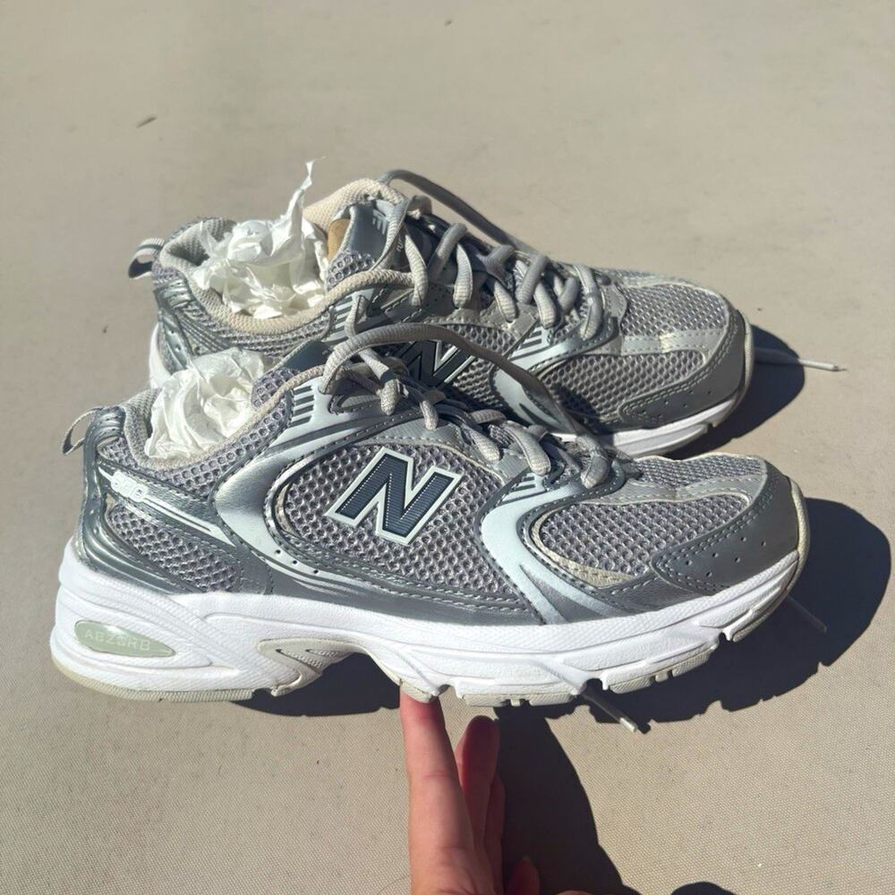 New Balance 530 Silver Metallic/Moonbeam Mesh Sneakers Women’s Size 6.5